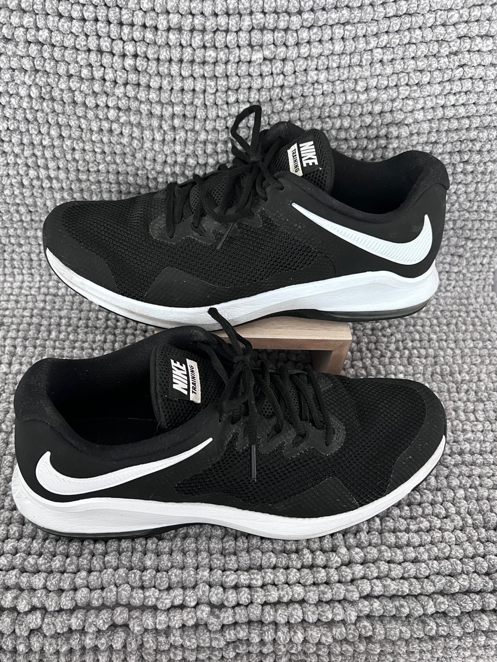 Nike Air Max Alpha Men's Athletic Training Shoe •  10.5